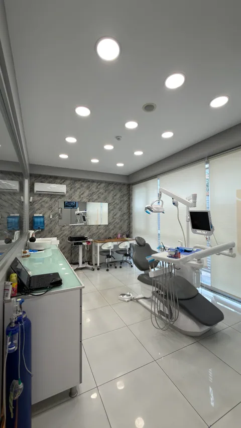 Popüler Dent · Treatment room 01