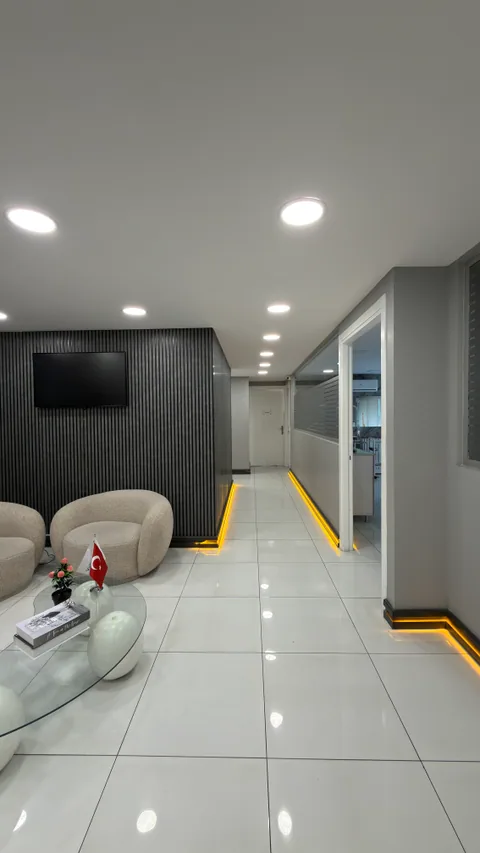 Popüler Dent · Corridor and seating